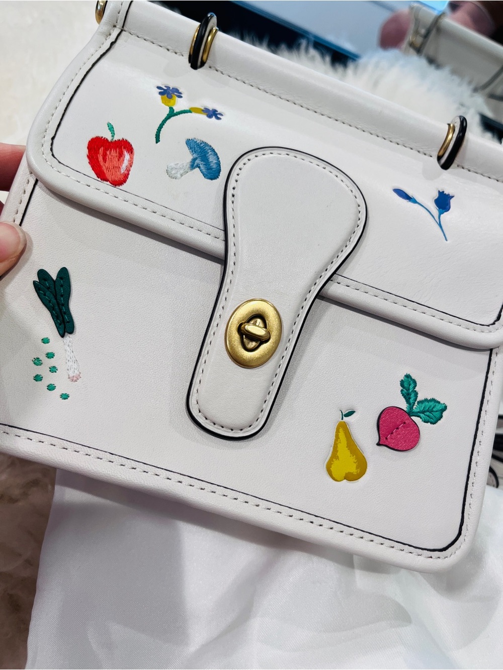 Coach Willis Top Handle 18 with Garden Embroidery - Picture 4 of 15